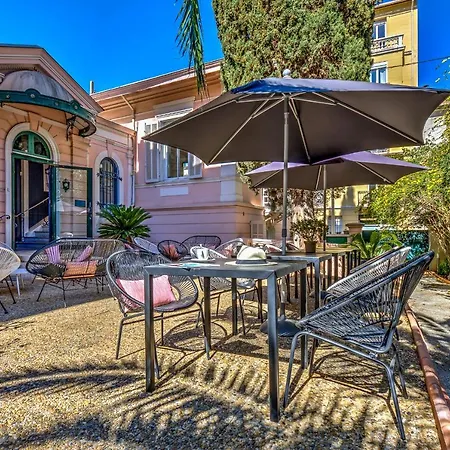 Claudia Centre - Parking 3* Cannes